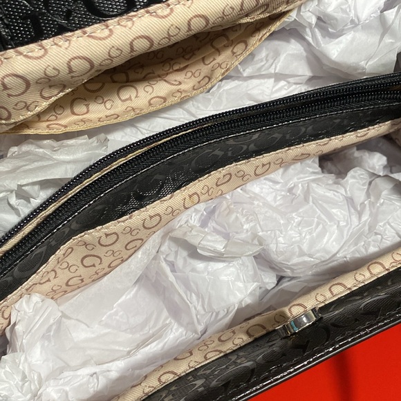 Guess bag brand new. - Picture 5 of 8